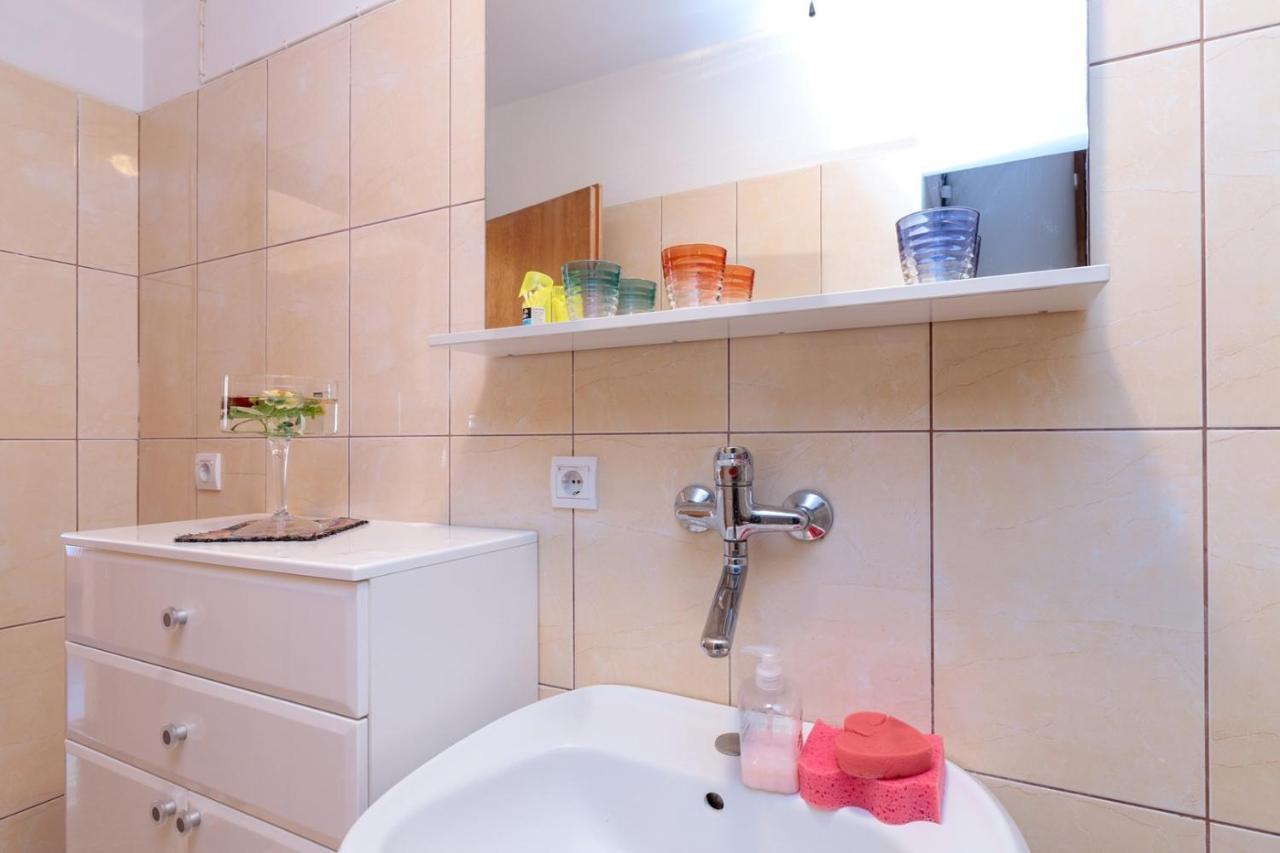 Apartments Volte Rovigno Luaran gambar